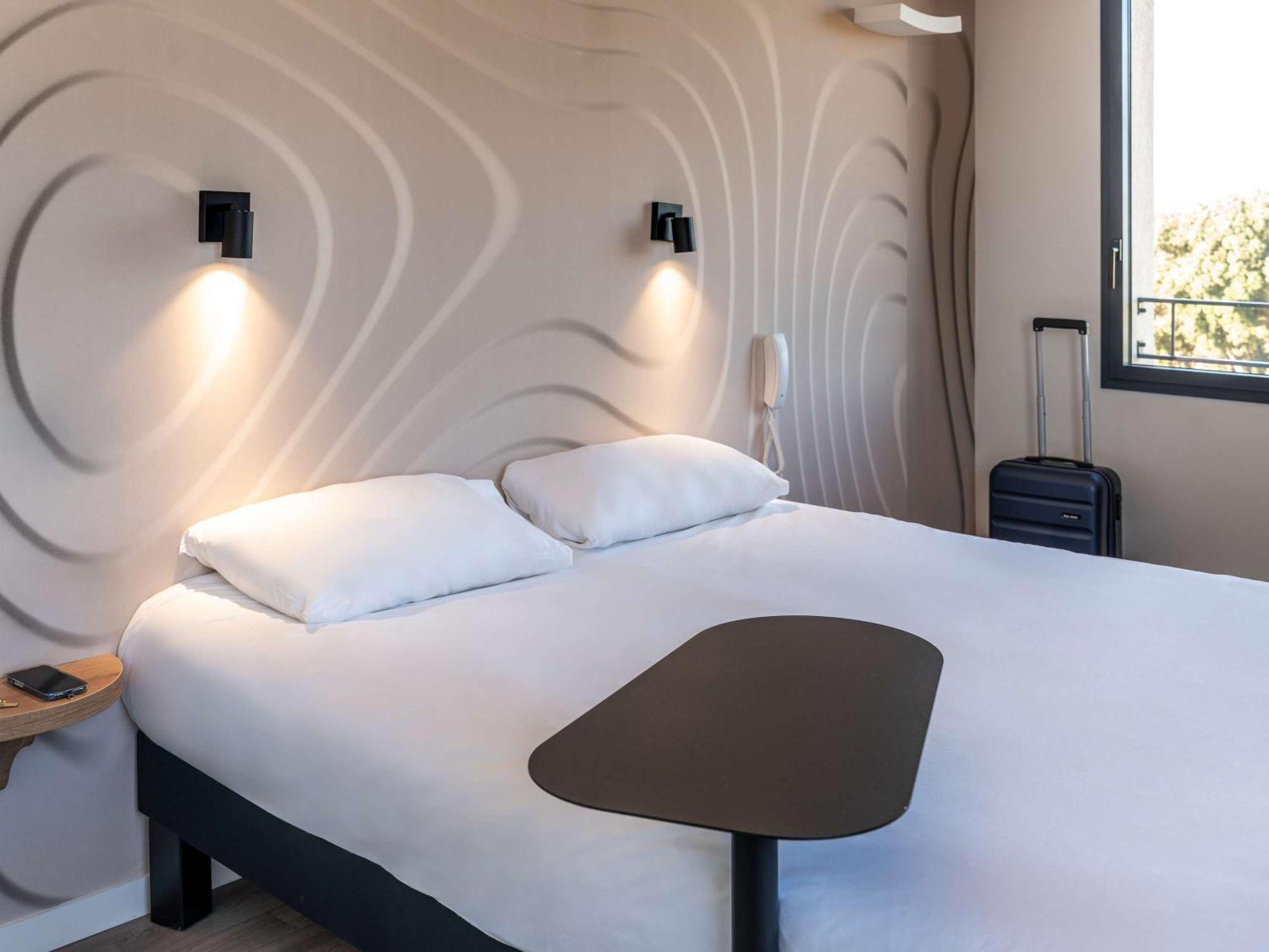 Ibis Styles Cabries Aix-En-Provence Tgv Hotel ภายนอก รูปภาพ