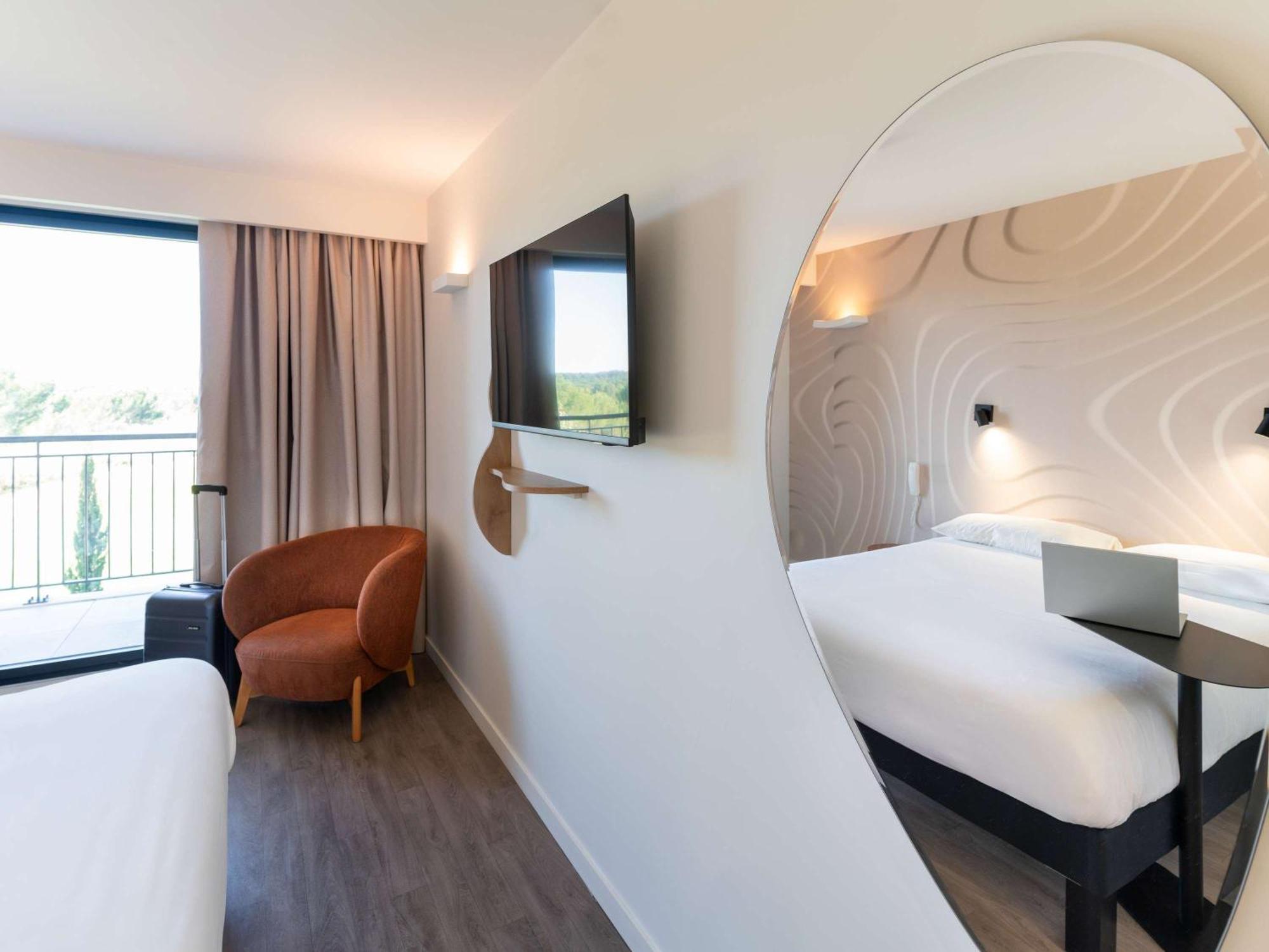 Ibis Styles Cabries Aix-En-Provence Tgv Hotel ภายนอก รูปภาพ