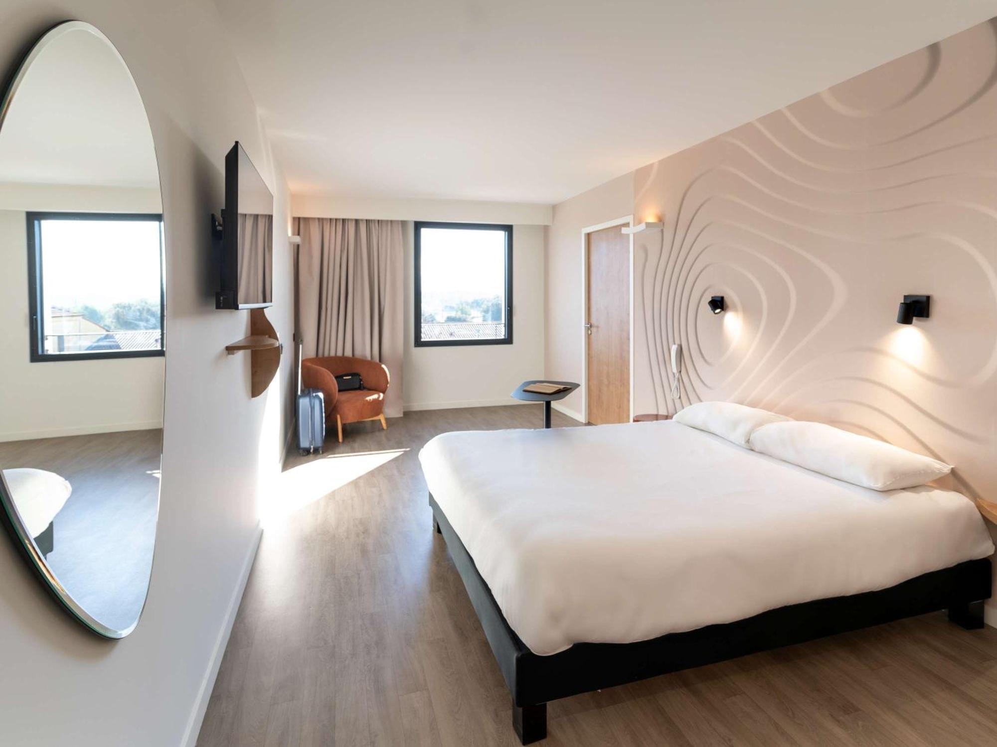 Ibis Styles Cabries Aix-En-Provence Tgv Hotel ภายนอก รูปภาพ